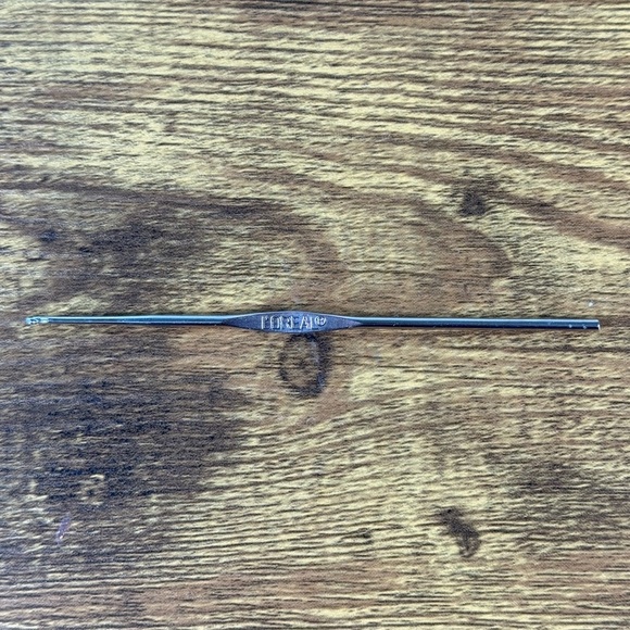 L'Oreal Silver Hair Tool - Picture 2 of 6